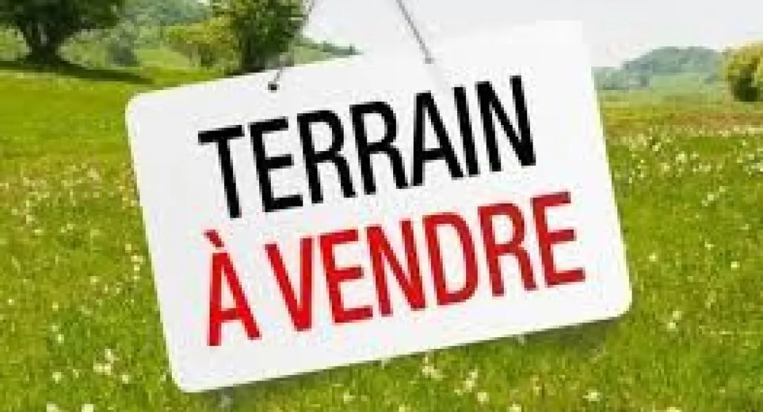 image Terrain à bâtir de 720 m² à LANGUIDIC (56)